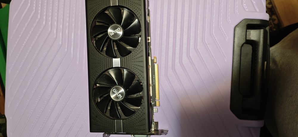Placa video Amd sapphire Radeon nitro RX580 8 GB RAM impecabilă