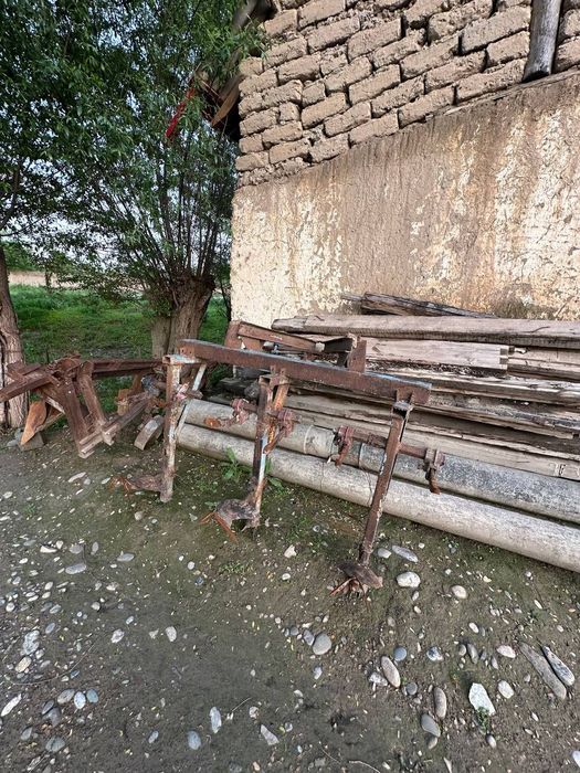 Tiraktr sotiladi srochno madel 80 MTZ hamma jihatlari bilan narxi