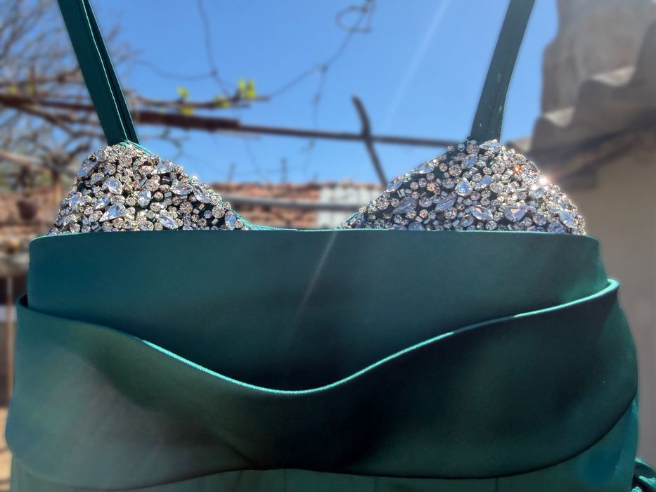 Луксозна официална рокля – тъмнозелена с камъни, размер 42 (нова)