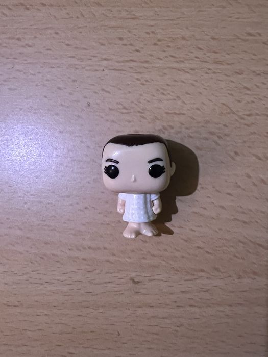 stranger things kinder joy фигурки