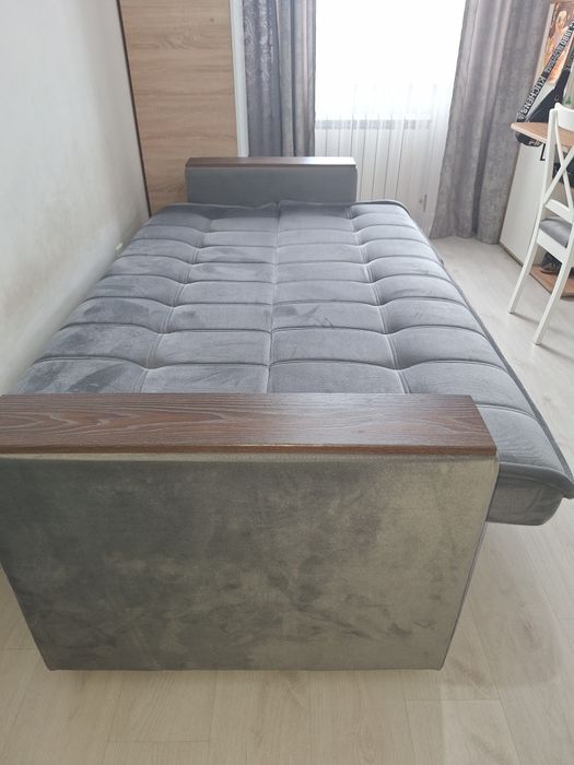 Продам диван раскладной.