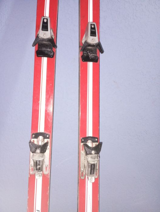 Продам лыжи в хорошем состоянии