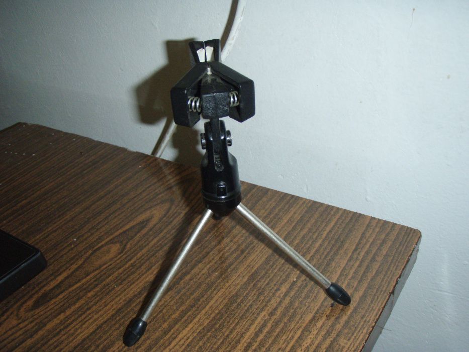 Stativ microfon pentru birou (prindere microfon cu clema)