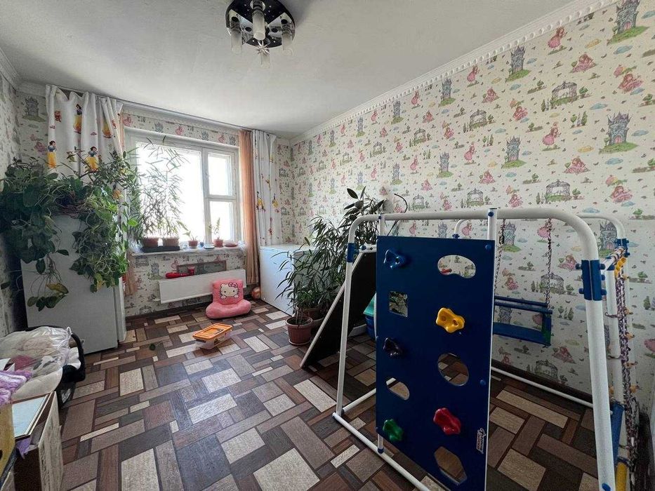 Продам 5 комн кваритиру 19 мкр