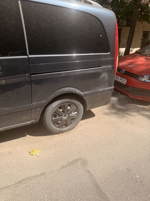 Masina Mercedes vito