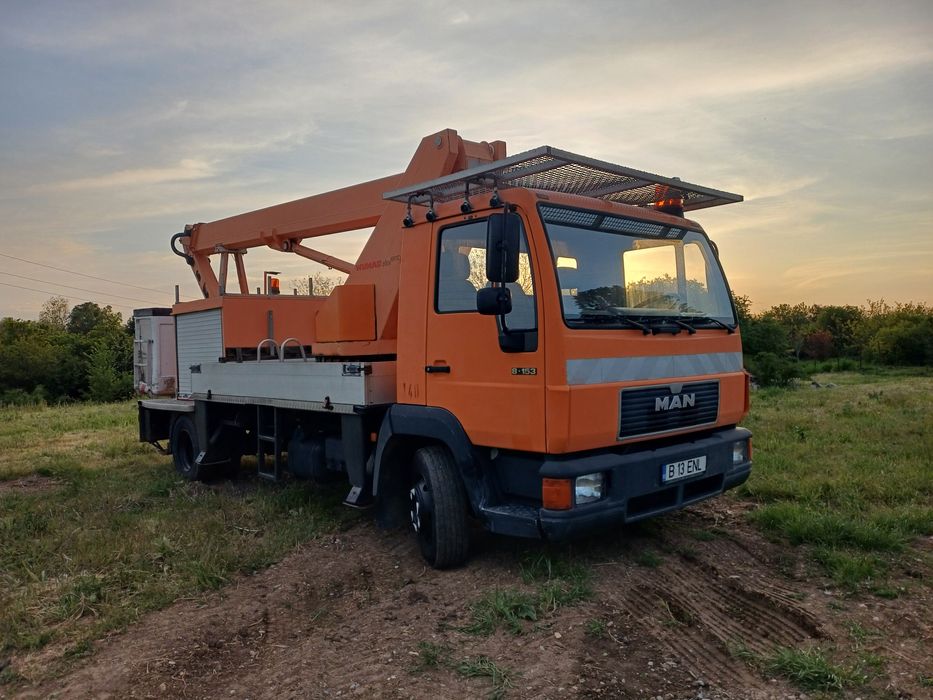 Nacela pe camion MAN  8. 156