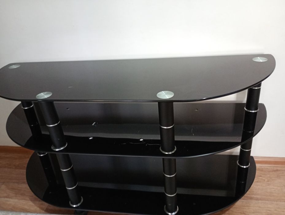 Сатылады тек бір аяғы түсіп қала береді.а былай сынаған әйнектері