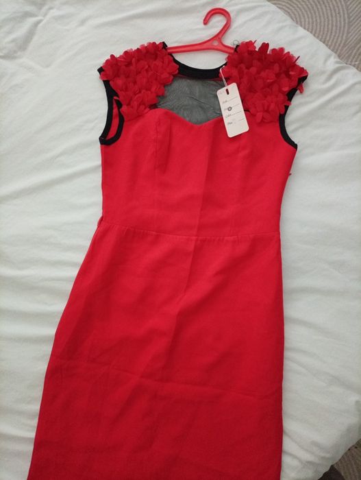 Платья белый красный