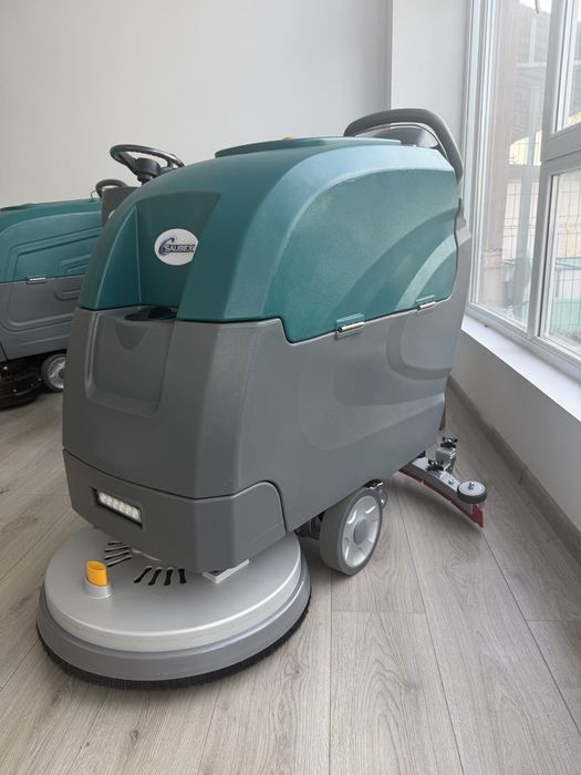 Самоходна подопочистваща машина Saubex B50D