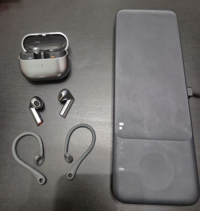 Pachet Samsung: Galaxy Buds 3 (Garantie 2028) + Incarcator Trio 25W + CADOU