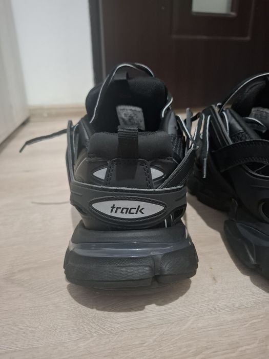 Vând Balenciaga Tracks