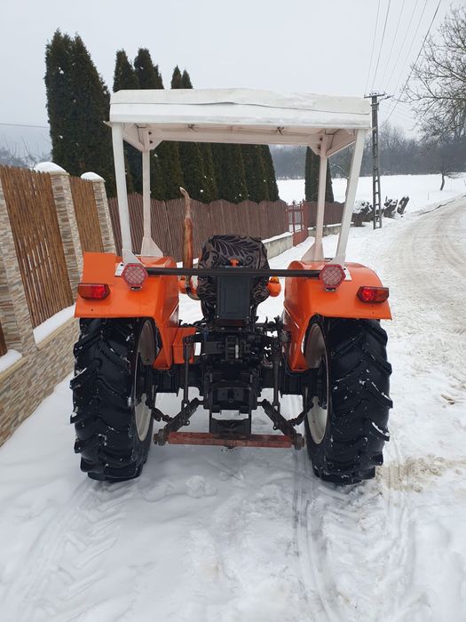 Vând Tractor utb 450