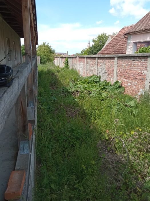 Vand  casa cu teren de 1400 mp direct de la proprietar