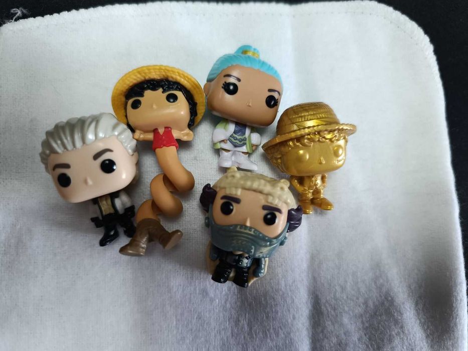 One piece kinder joy