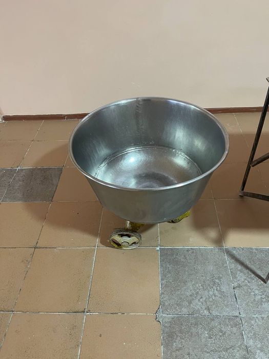 Duxobka, xamir qozoni bilan
