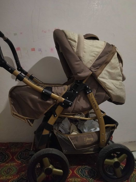 Детская коляска с люлкой.