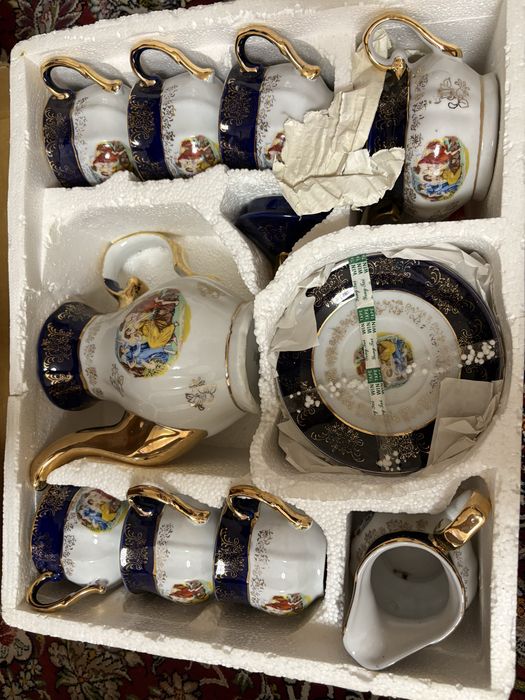 Стеклянные комплекты тарелок, стаканов , пиалушек