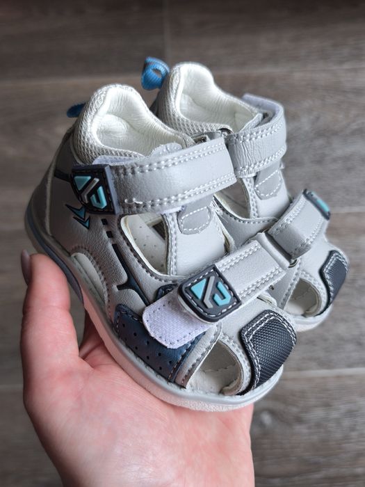 Новые босоножки 19 размера