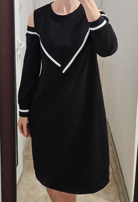 Рокля миди дължина