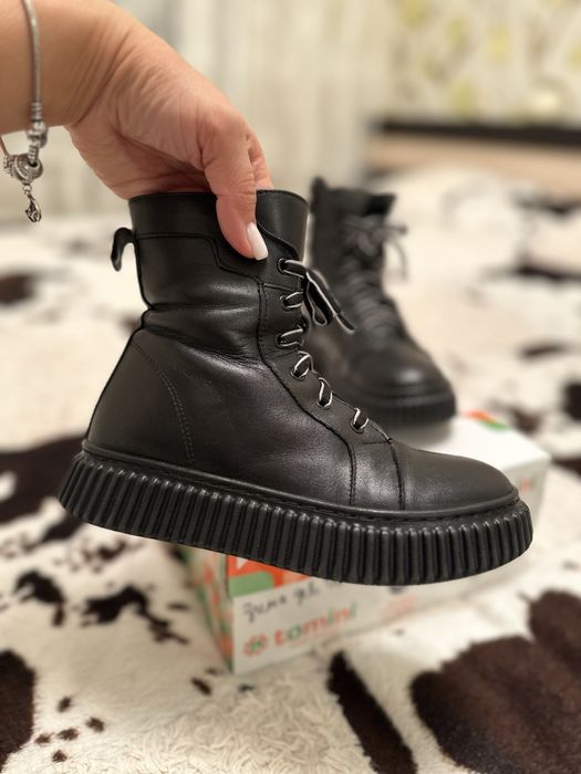 Продаю зимние кожаные ботинки на девочку