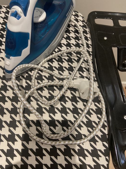 Новый утюг Maxwell, 1800W