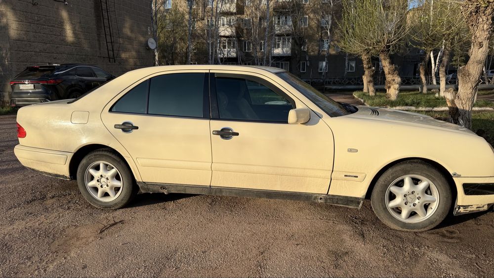 Продам автомобиль Mercedes E 220 дизель
