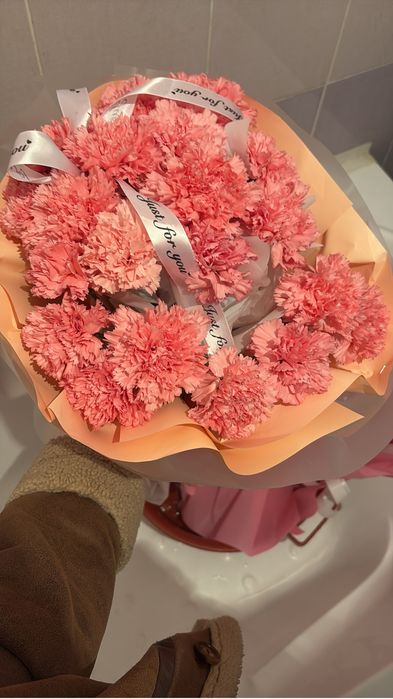 Бүгін келген. Дәл суреттегідей