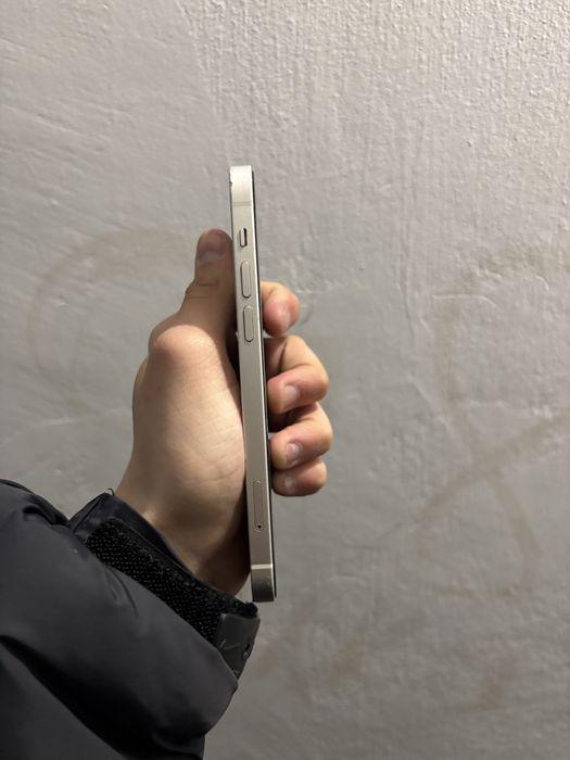 iPhone 12 на 128гб