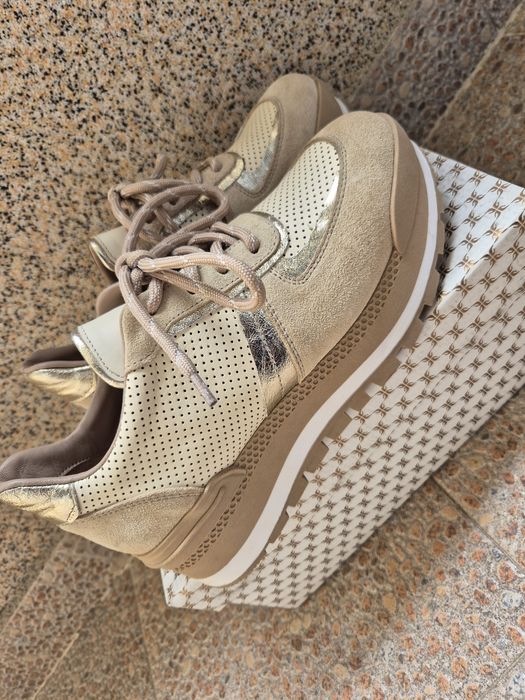 Tergan дамски сникърси с модерна визия в бежов цвят и златен блясък 38