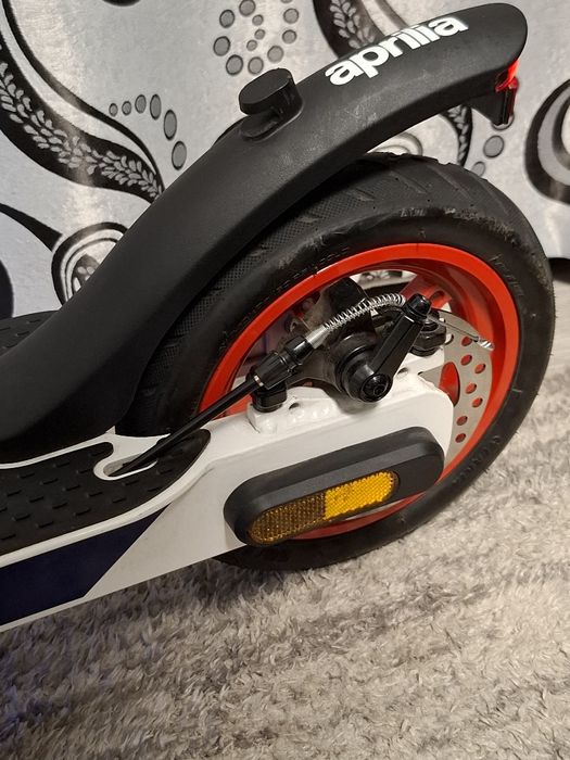 Trotineta electrica aprilia