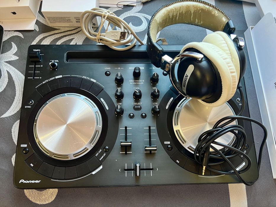 Consola/Controller  Dj Pioneer  DDJ WEGO 3  / Impecabila + Căști Bonus