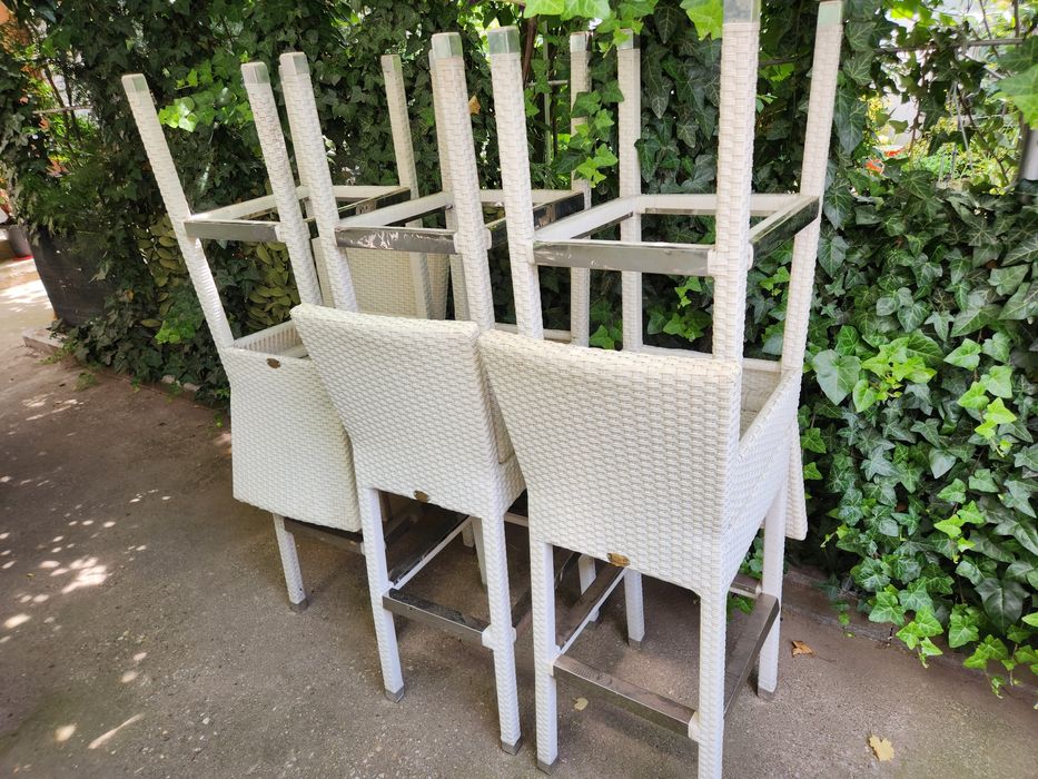 Scaun alb ratan piscina bar cafenea restaurant terasa lounge gradina