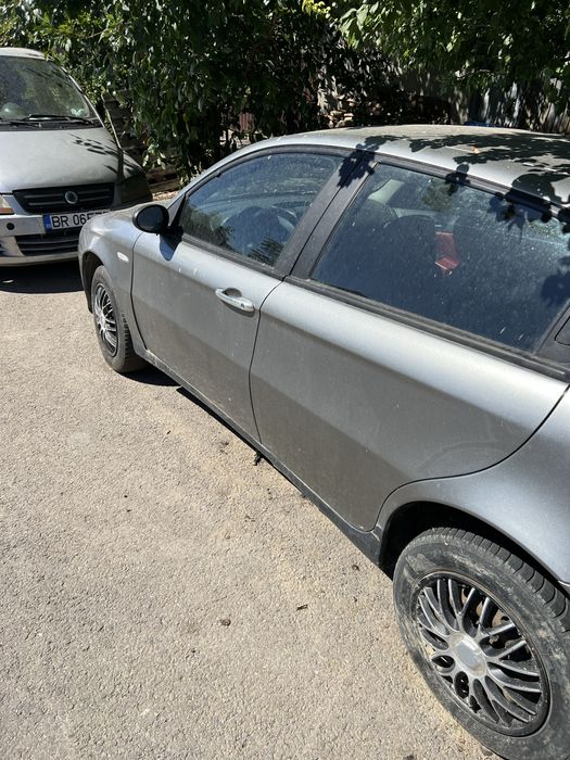 Alfa Romeo 145 benzină, 2.685 € — imagine 2