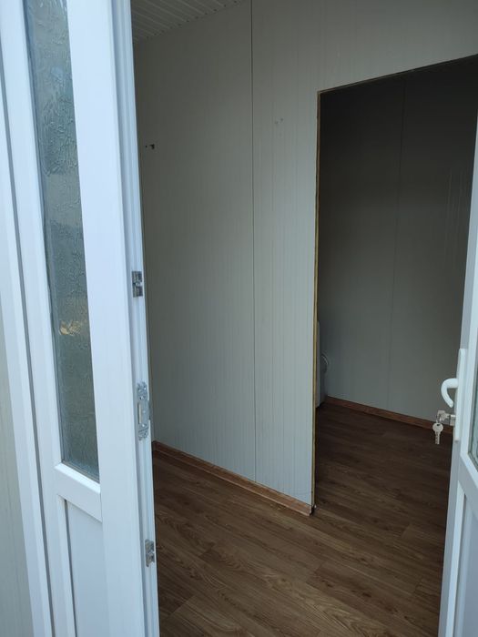 Container Birou/Locuibil la un super pret PREMIUM 8M×2,74*3m - Complet