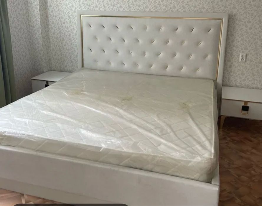 Кровать с тумбой