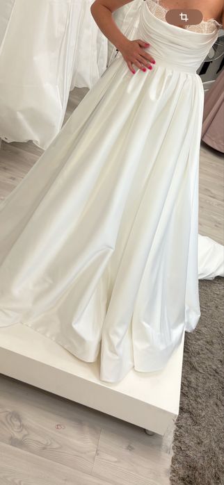 Vand rochie de mireasa