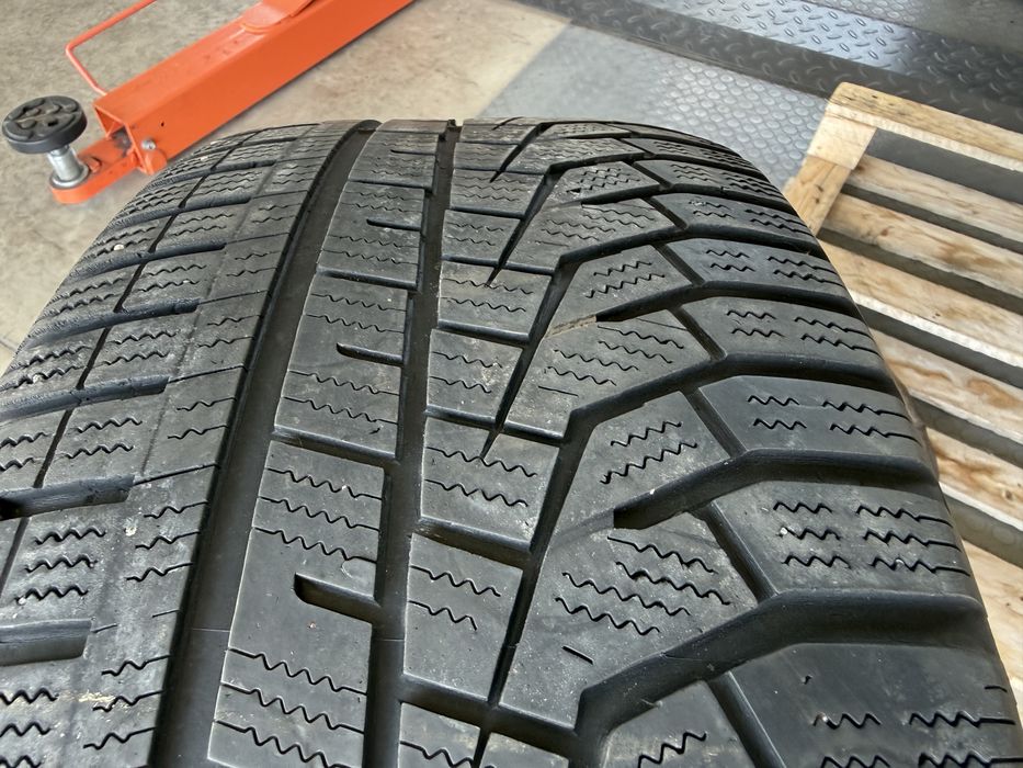 2бр. ЗИМНИ ГУМИ С Борд 235/55R/18 -HANKOOK- DOT:3617- 3.6мм. *40€ Комплект*