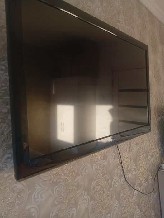 Телевизор LG 120 диагональ