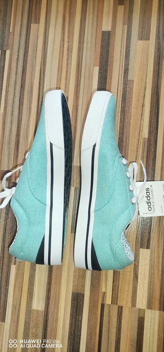 Дамски спортни обувки Адидас