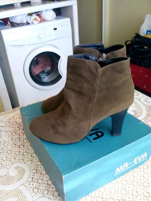 Нови боти и много красиви абитуриентски сандалети