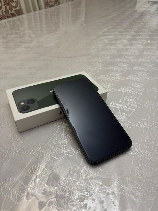 Продам срочно айфон 13