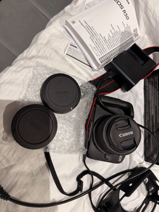 Aparat foto Mirrorless Canon EOS R50, 24.2MP, 4K + Obiectiv 18-45mm, Negru