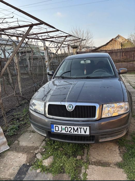 Vând Skoda Superb