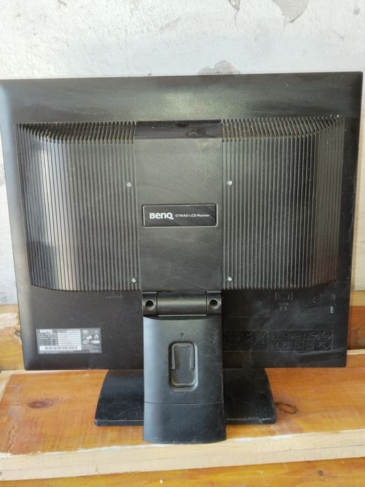 Монитор BENQ почти не использован