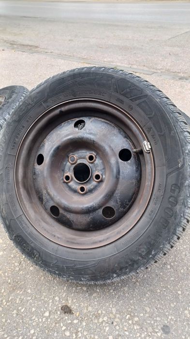 Зимни гуми + метални джанти