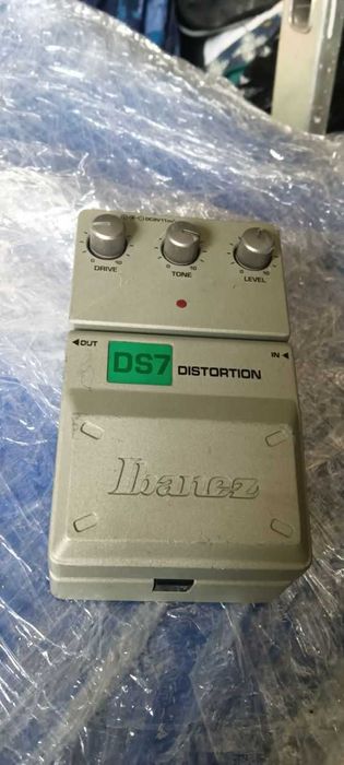 Ефект, ПЕДАЛ и ПРОЦЕСОР за китара -Distortion,Delay,Noise Gate, Multi