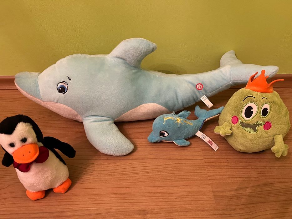 Лот от играчки от Kinder + плюшени играчки всичко за 11 лв.