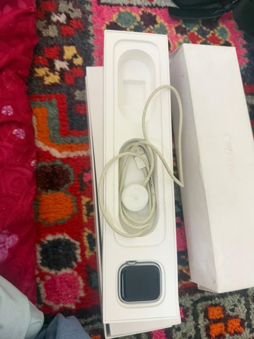 Apple Watch 4Поколение