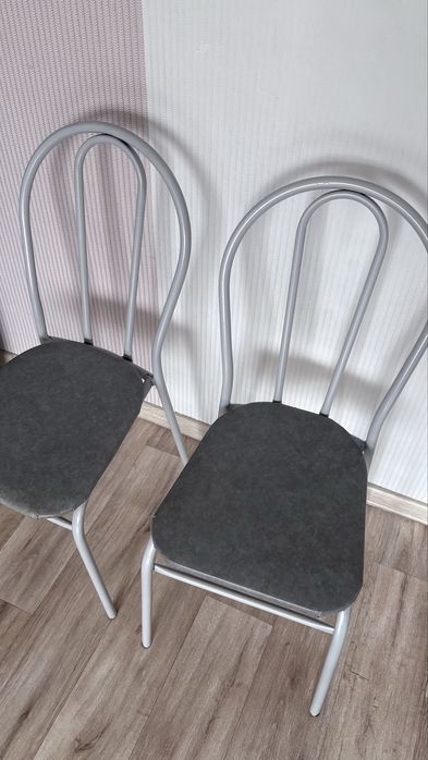 Продам 2 стула .