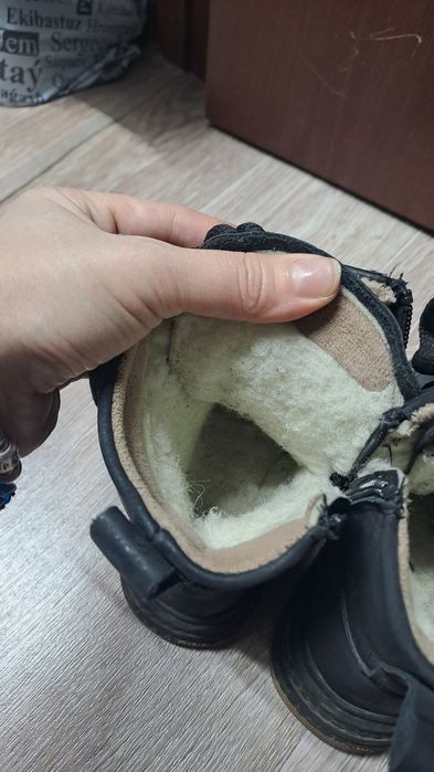 Продам детскую обувь